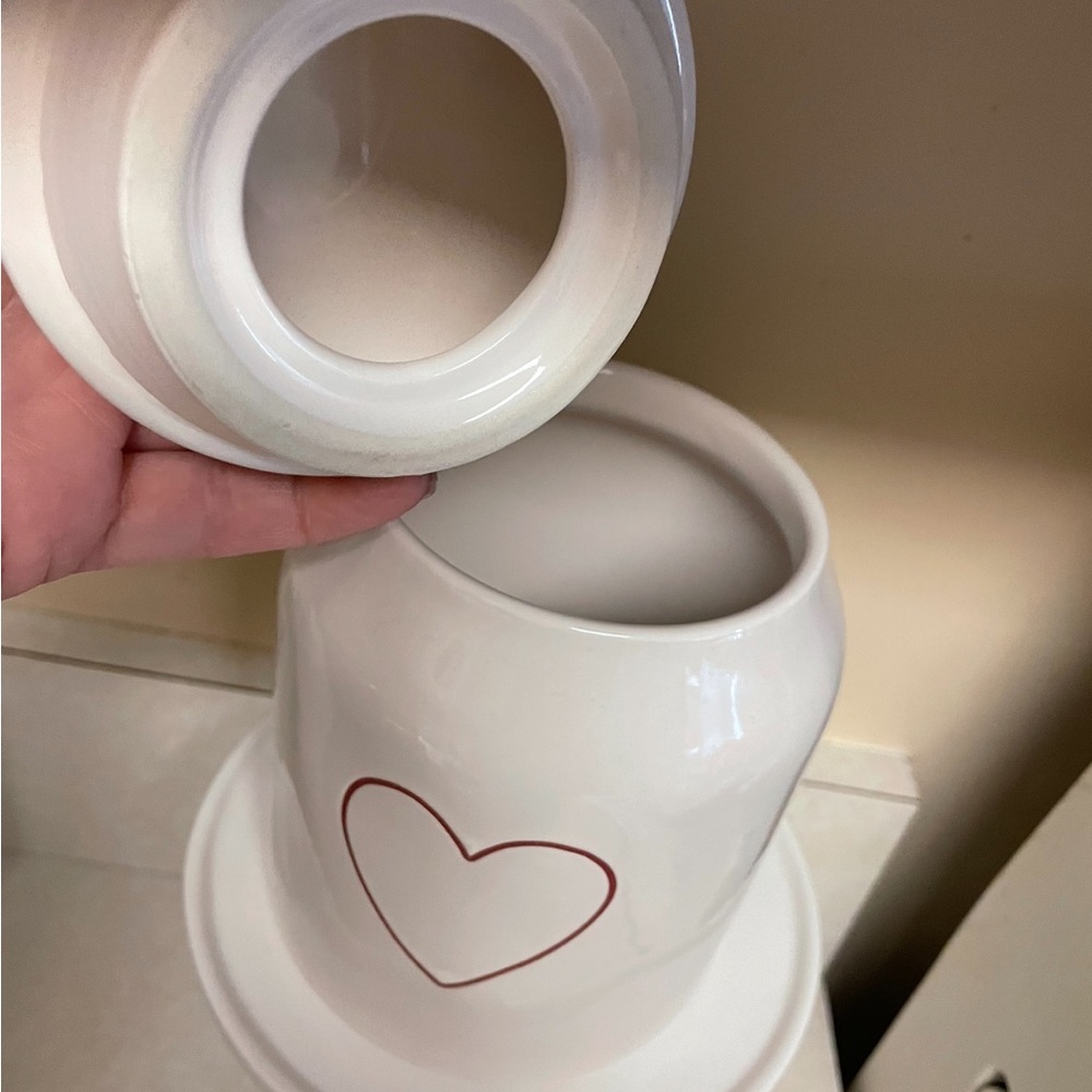 RAE DUNN HUGS canister with heart. Full size. Never used. No chips or breaks - Picture 5 of 6